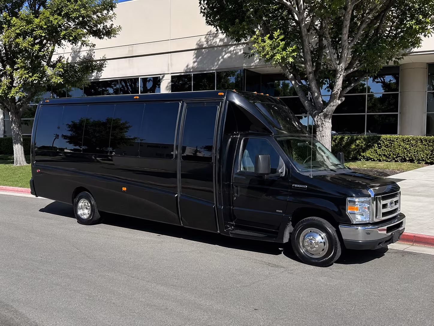 wedding and bridal party buses in west palm beach